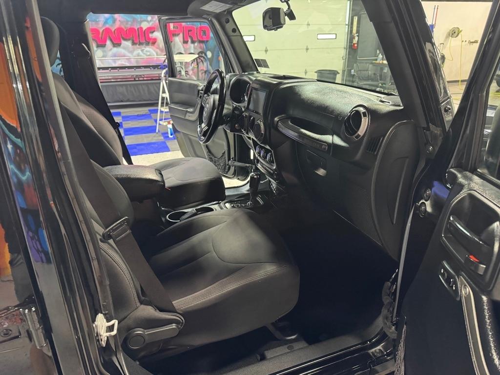 Jeep Wrangler Unlimited Sport 4WD 2015