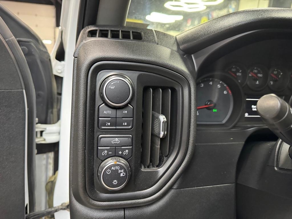 Chevrolet Silverado 1500 Work Truck Crew Cab Short Box 4WD 2020