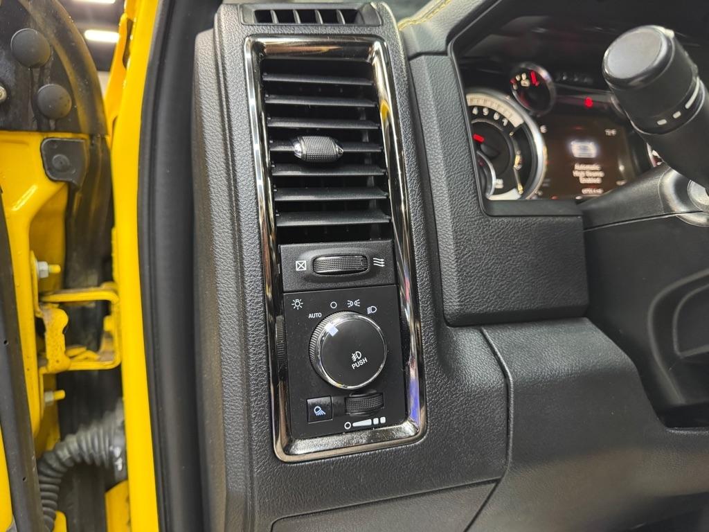RAM 1500 Sport Crew Cab SWB 4WD 2016