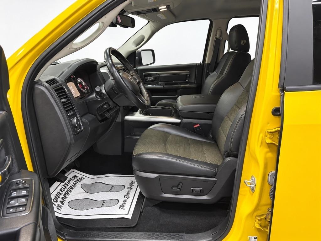 RAM 1500 Sport Crew Cab SWB 4WD 2016