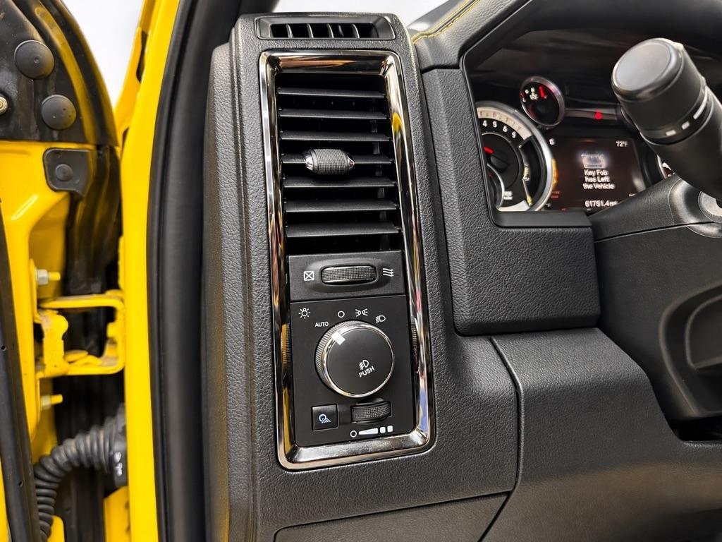 RAM 1500 Sport Crew Cab SWB 4WD 2016