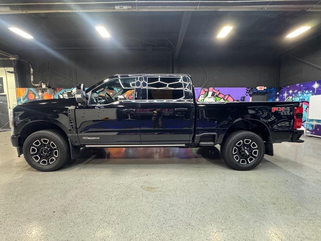Ford F-250 SD Platinum Crew Cab 4WD 2026