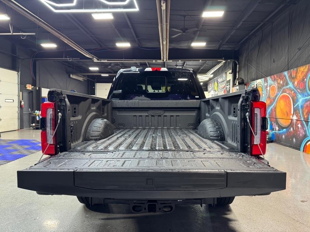 Ford F-250 SD Platinum Crew Cab 4WD 2026