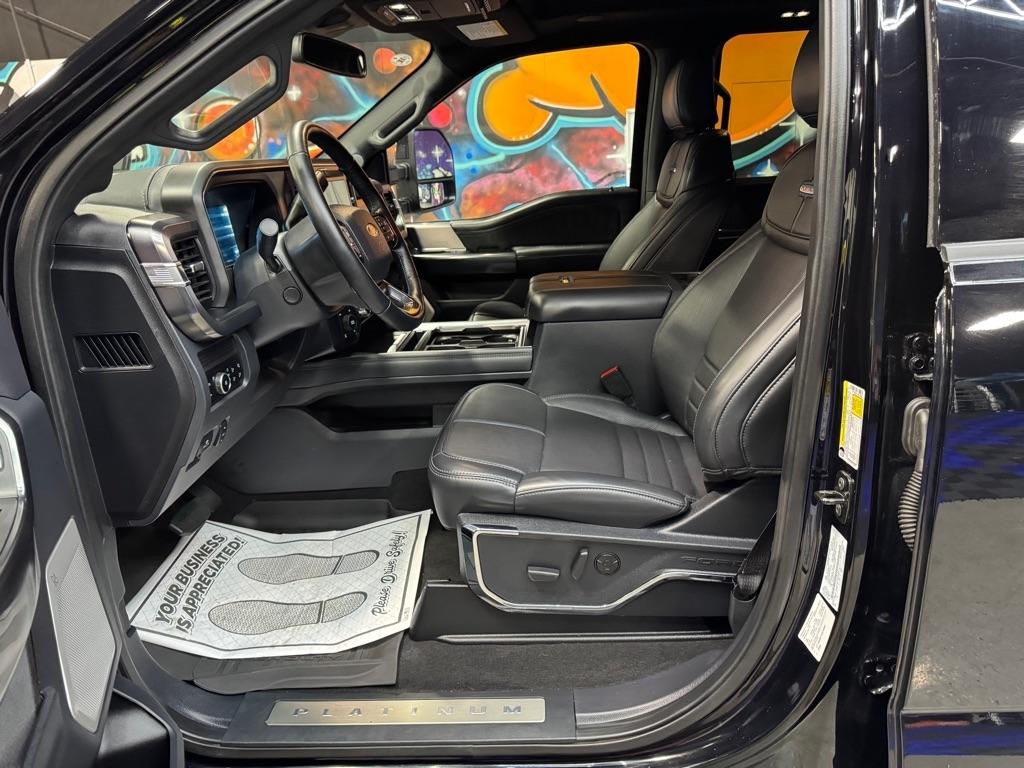 Ford F-250 SD Platinum Crew Cab 4WD 2026