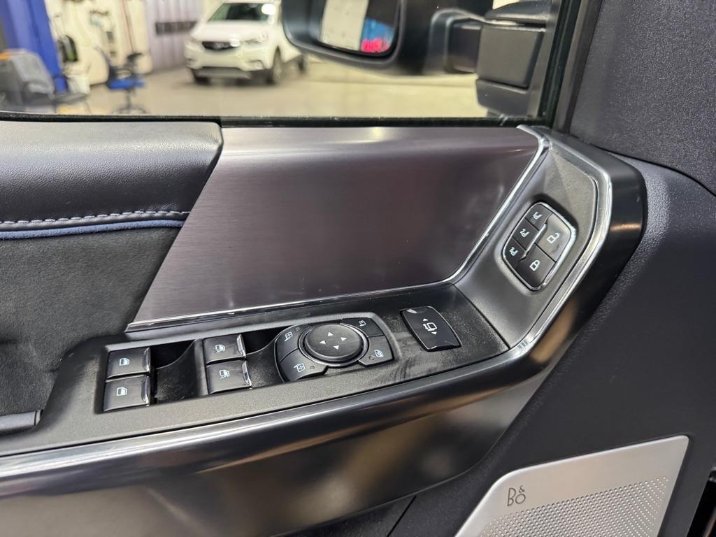 Ford F-250 SD Platinum Crew Cab 4WD 2026