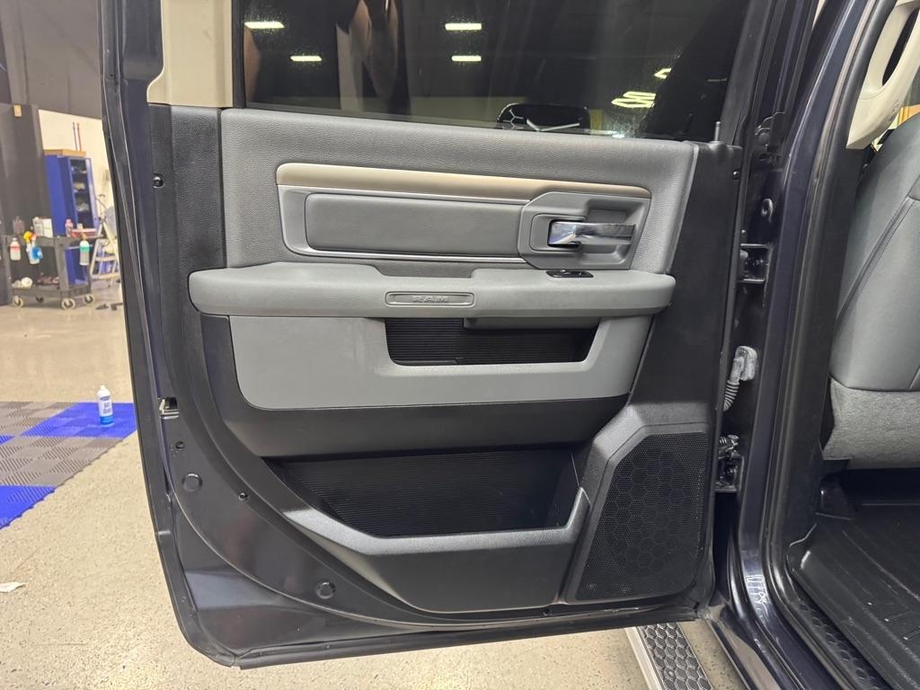 RAM 2500 SLT Crew Cab SWB 4WD 2015