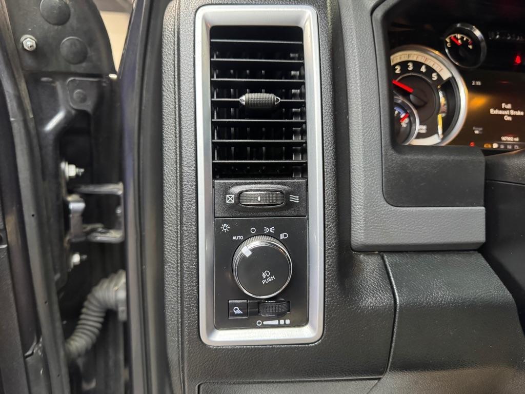 RAM 2500 SLT Crew Cab SWB 4WD 2015