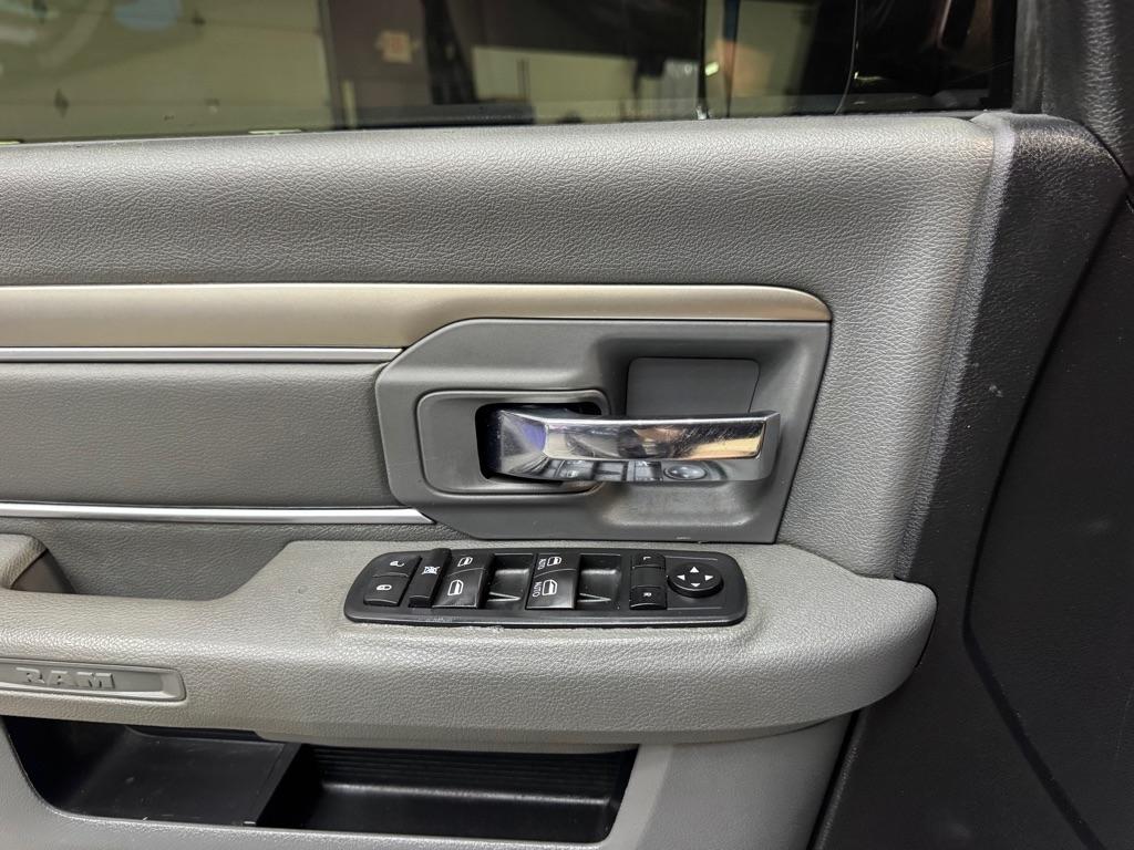 RAM 2500 SLT Crew Cab SWB 4WD 2015