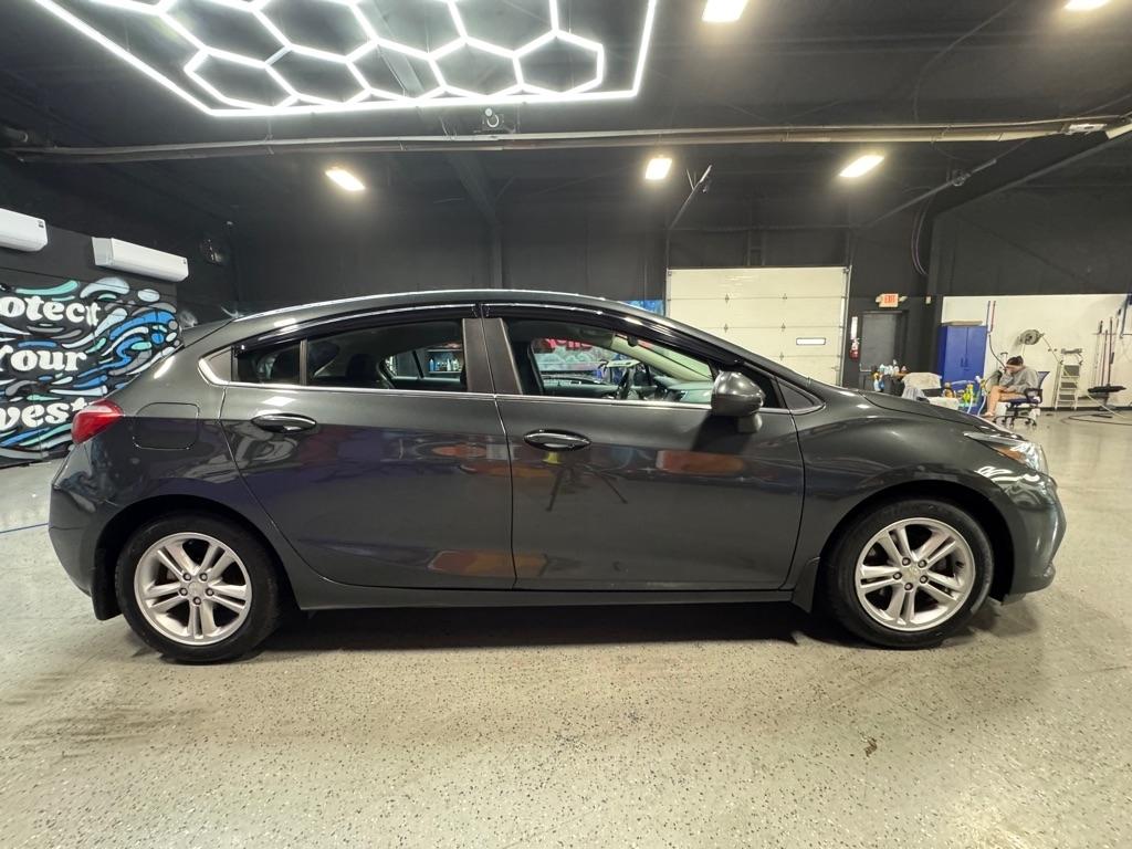 Chevrolet Cruze LT Auto Hatchback 2017