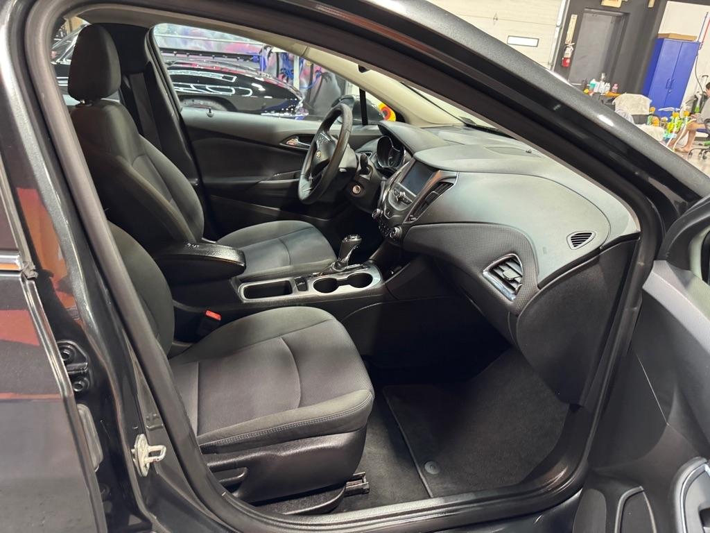 Chevrolet Cruze LT Auto Hatchback 2017