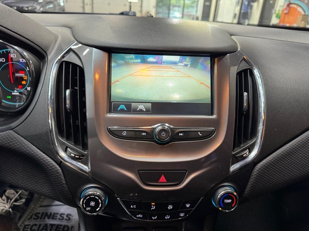 Chevrolet Cruze LT Auto Hatchback 2017