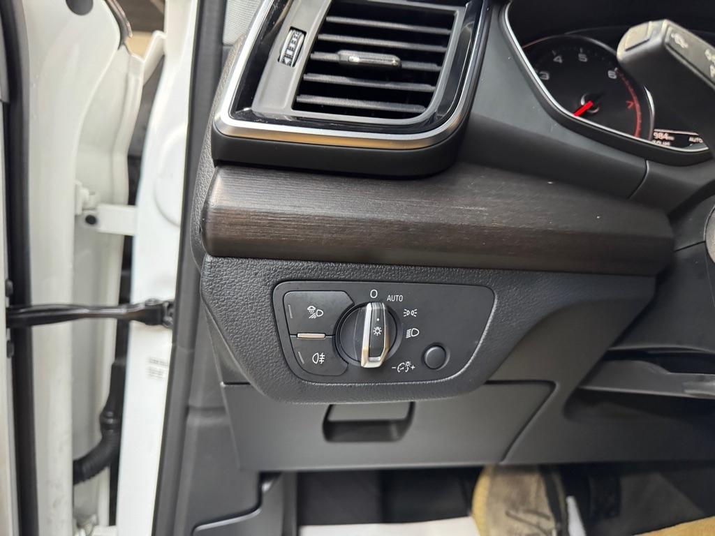Audi Q5 2.0T Premium quattro 2023
