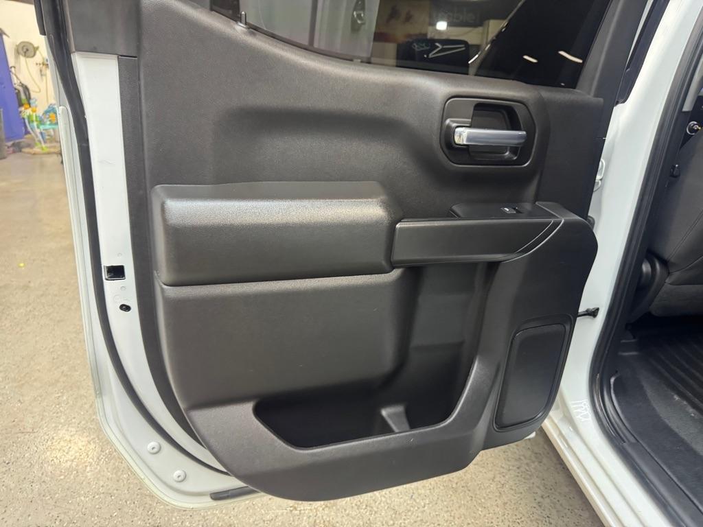 Chevrolet Silverado 1500 Custom Crew Cab Short Box 4WD 2021