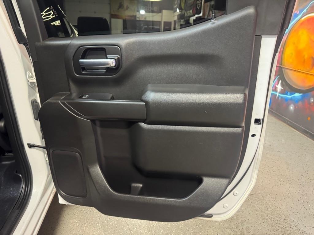 Chevrolet Silverado 1500 Custom Crew Cab Short Box 4WD 2021