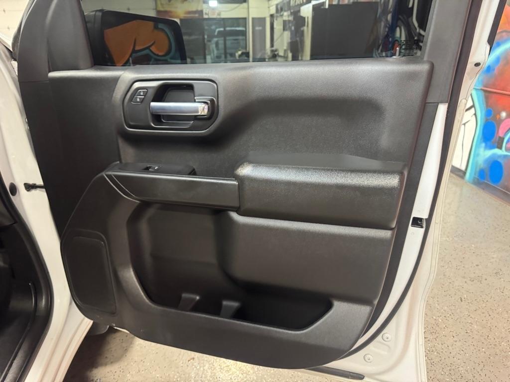 Chevrolet Silverado 1500 Custom Crew Cab Short Box 4WD 2021