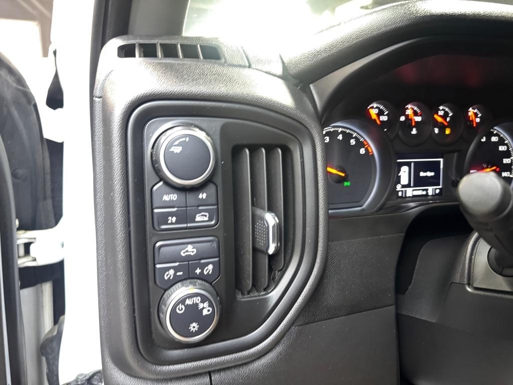 Chevrolet Silverado 1500 Custom Crew Cab Short Box 4WD 2021