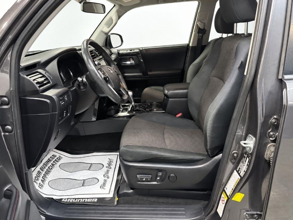 Toyota 4Runner SR5 4WD 2019