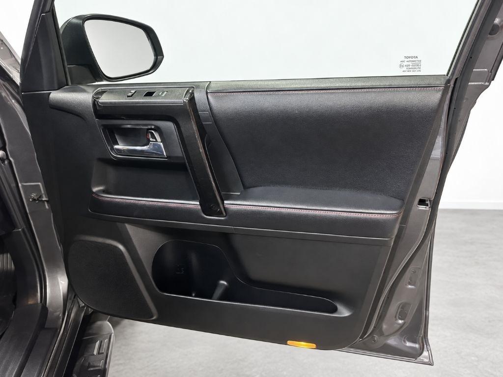 Toyota 4Runner SR5 4WD 2019