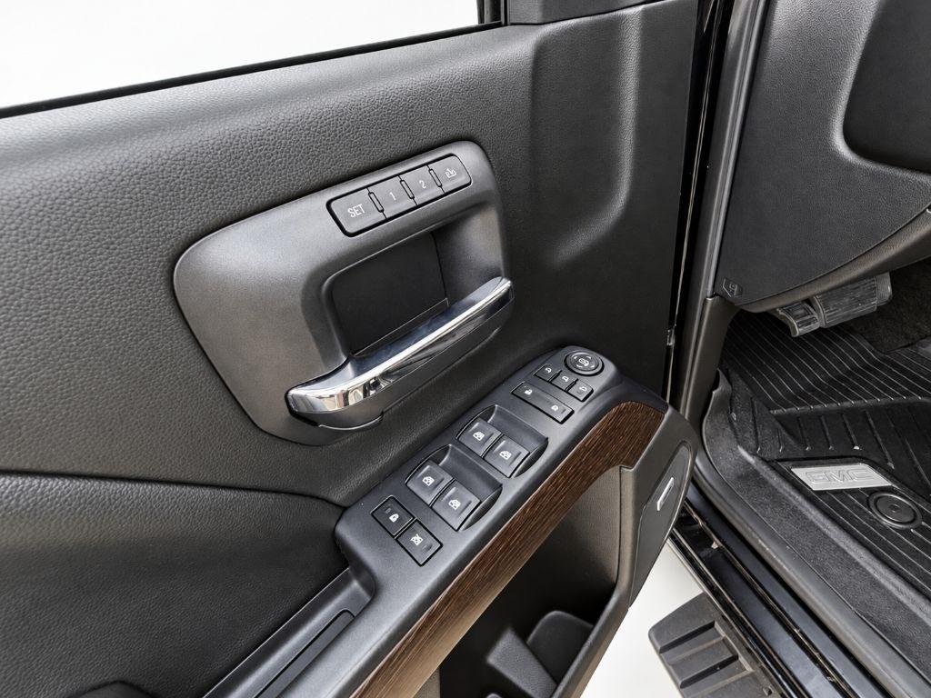 GMC Sierra 3500HD Denali Crew Cab 4WD 2018