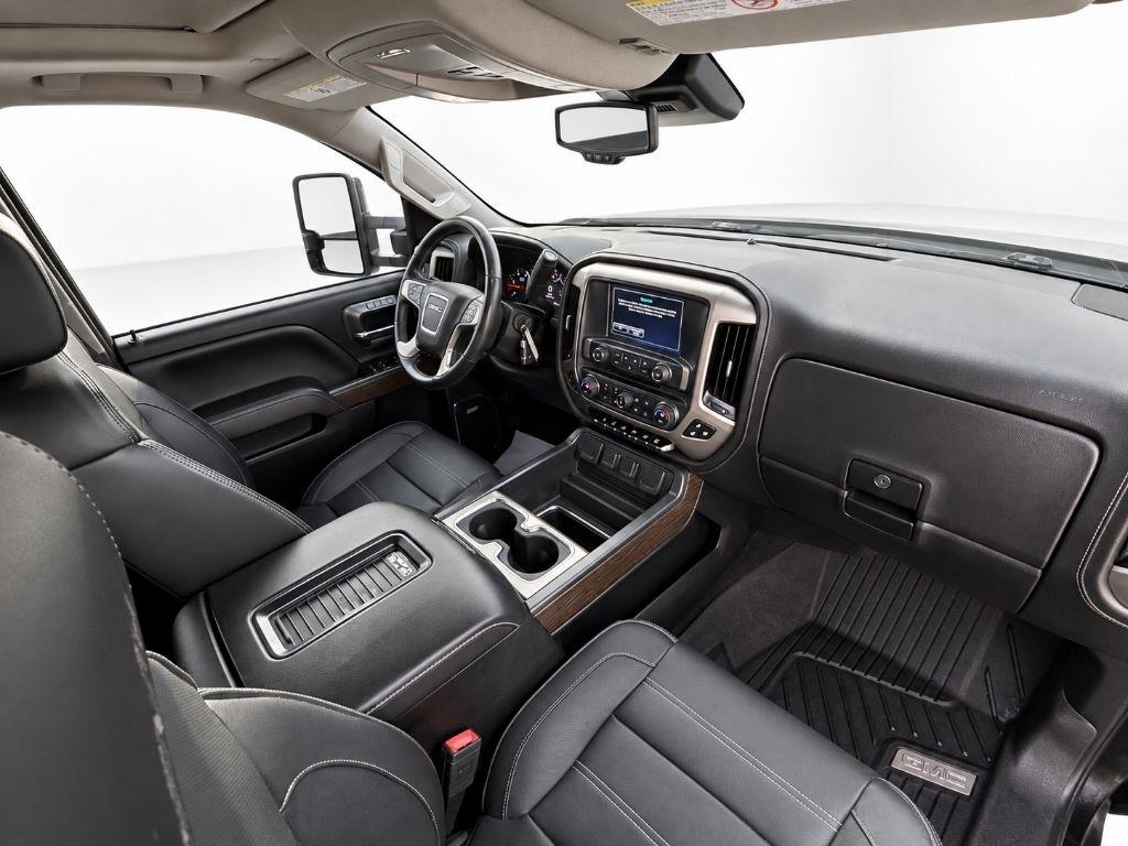 GMC Sierra 3500HD Denali Crew Cab 4WD 2018
