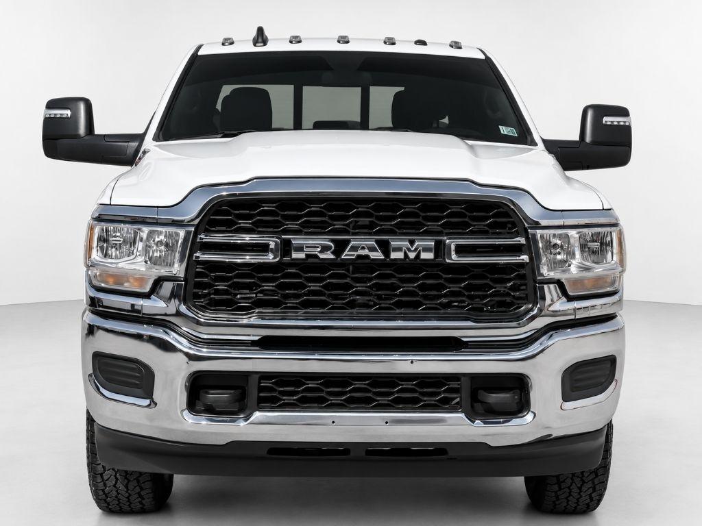 RAM 3500 Tradesman Crew Cab 4WD 2024