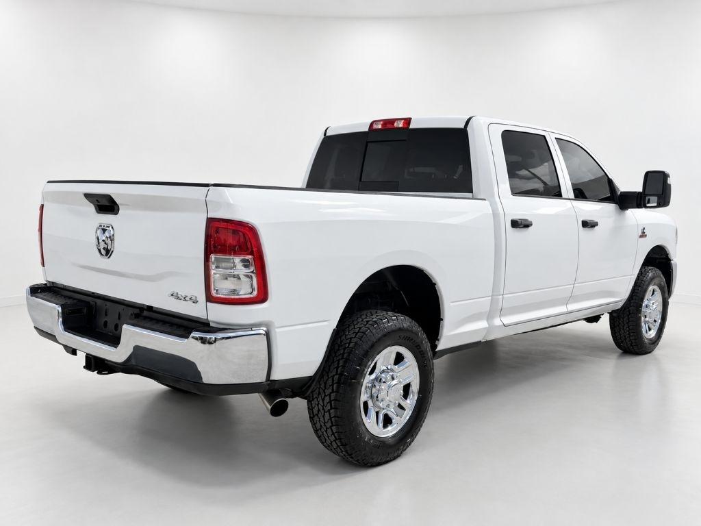 RAM 3500 Tradesman Crew Cab 4WD 2024