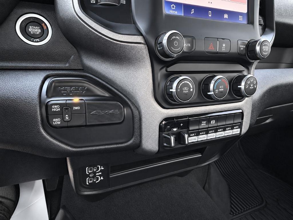 RAM 3500 Tradesman Crew Cab 4WD 2024