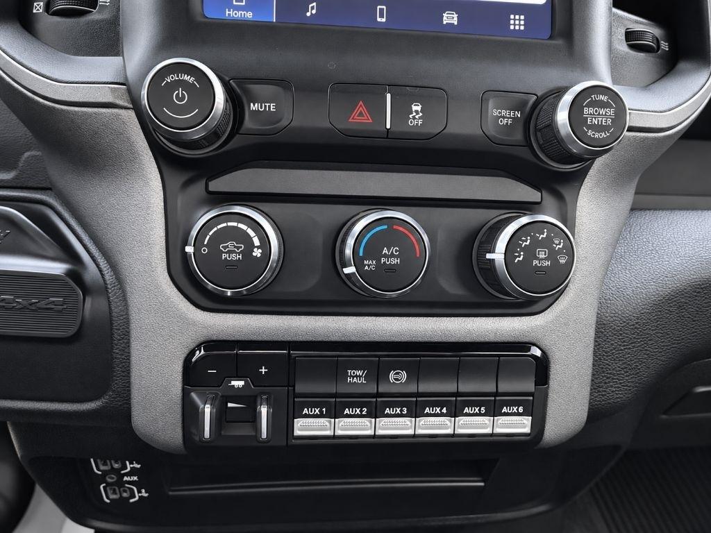 RAM 3500 Tradesman Crew Cab 4WD 2024