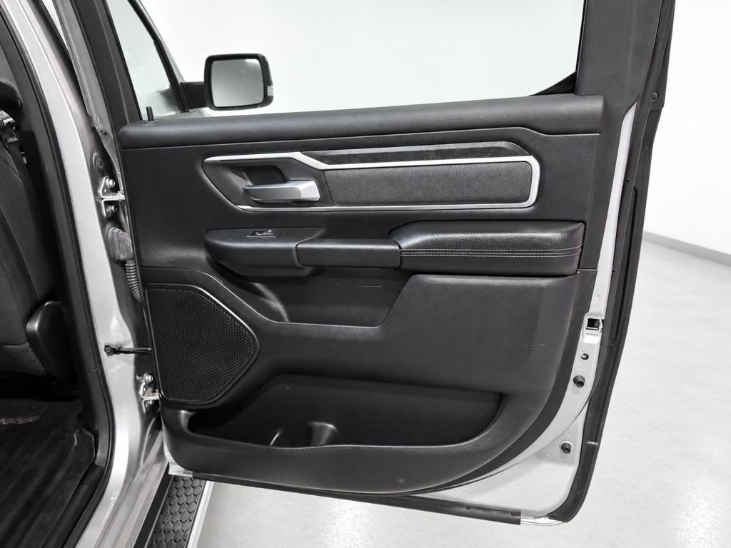 RAM 1500 Big Horn Crew Cab SWB 4WD 2020