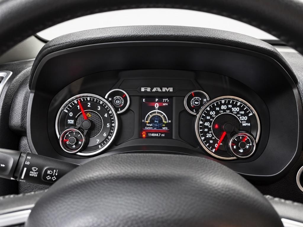 RAM 1500 Big Horn Crew Cab SWB 4WD 2020