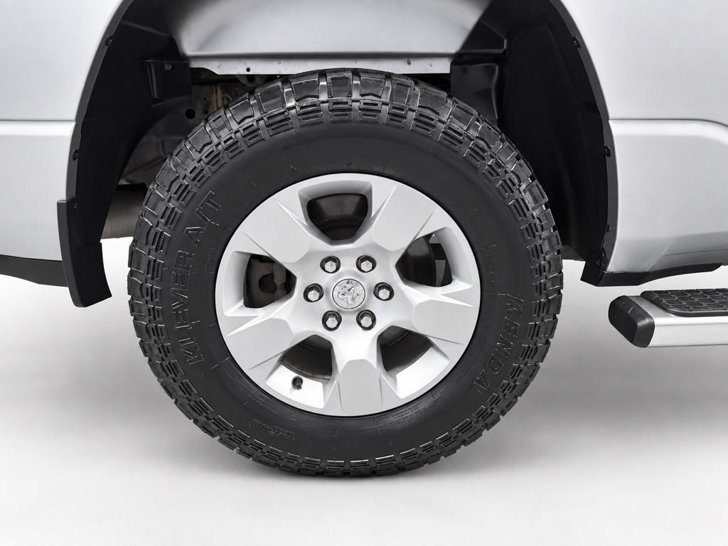 RAM 1500 Big Horn Crew Cab SWB 4WD 2020