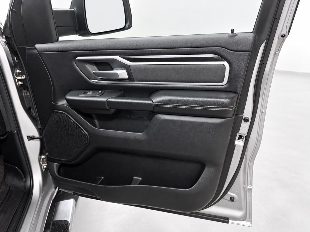RAM 1500 Big Horn Crew Cab SWB 4WD 2020