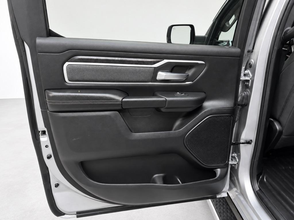 RAM 1500 Big Horn Crew Cab SWB 4WD 2020