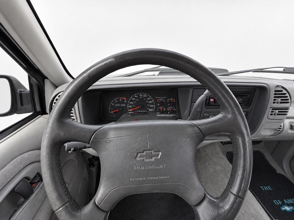 Chevrolet C/K 1500 Reg. Cab 6.5-ft. Bed 4WD 1995
