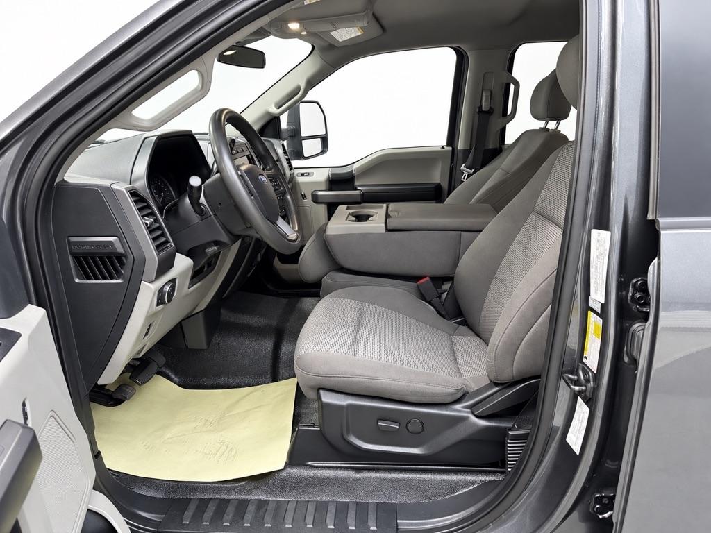 Ford F-250 SD XLT Crew Cab 4WD 2020