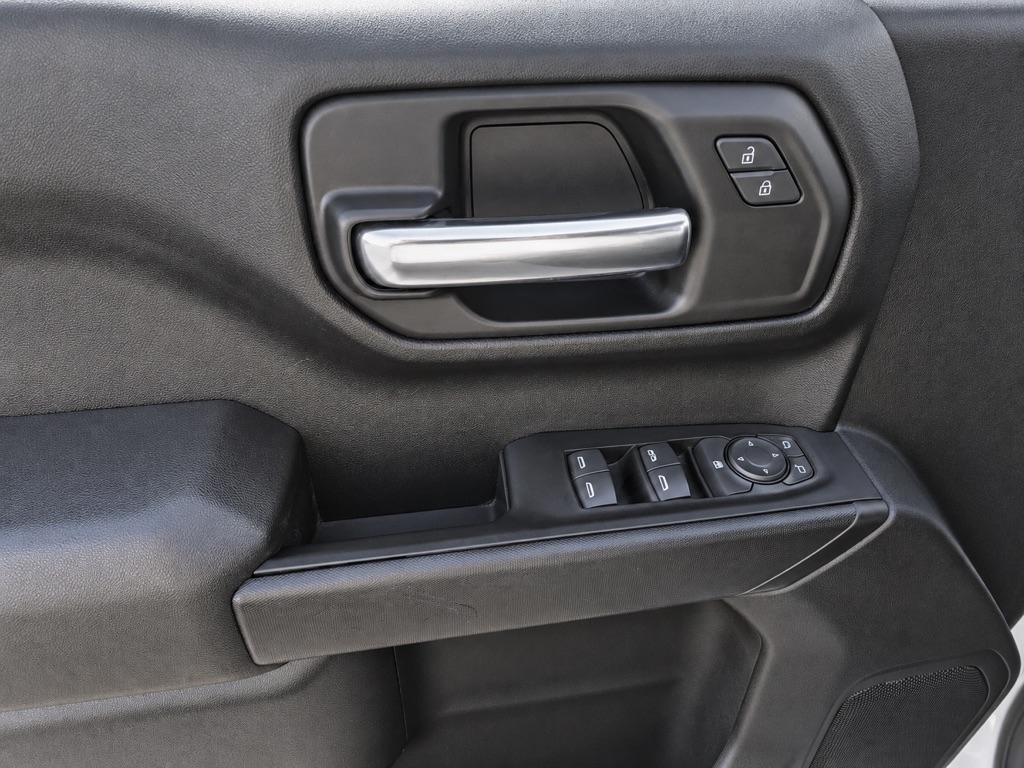 Chevrolet Silverado 1500 Custom Crew Cab 4WD 2021