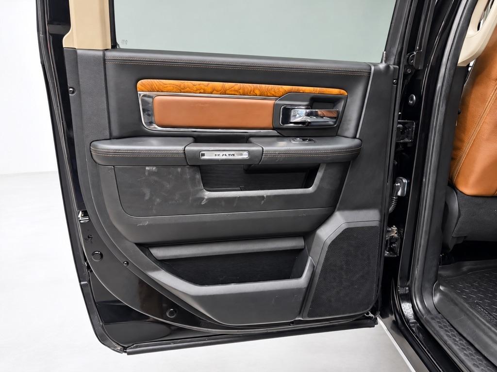 RAM 2500 Laramie Crew Cab SWB 4WD 2013