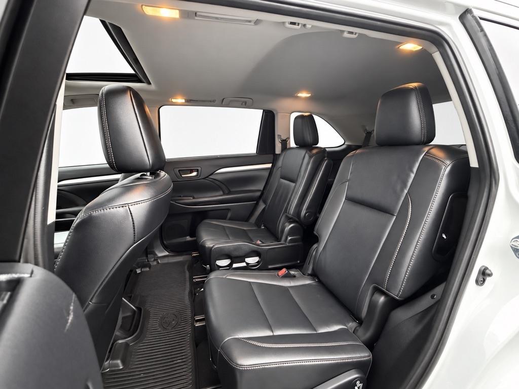 Toyota Highlander XLE 4D SUV AWD 2019