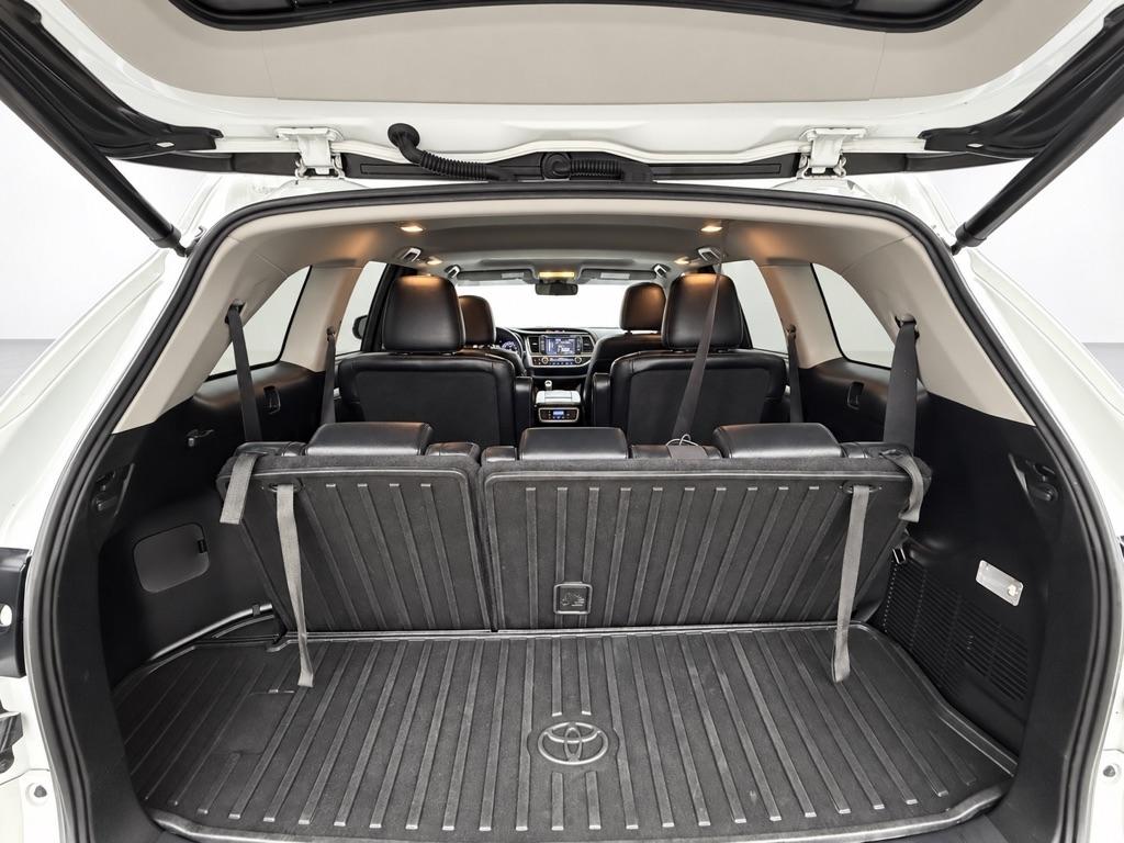 Toyota Highlander XLE 4D SUV AWD 2019