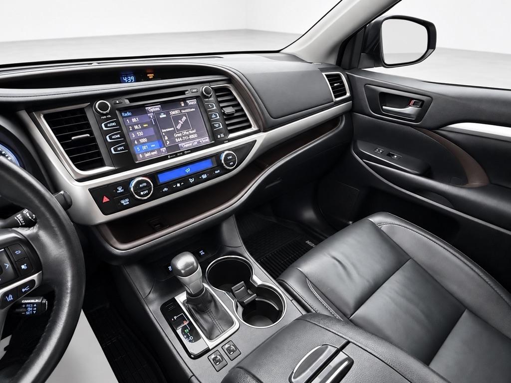 Toyota Highlander XLE 4D SUV AWD 2019