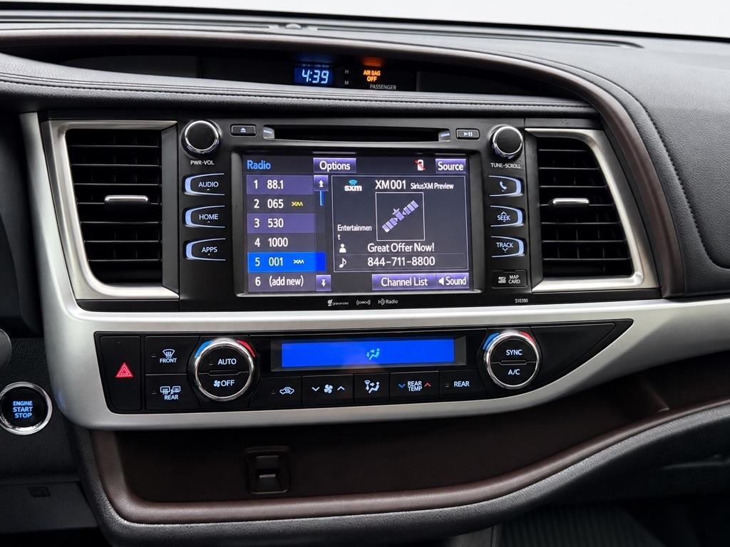 Toyota Highlander XLE 4D SUV AWD 2019