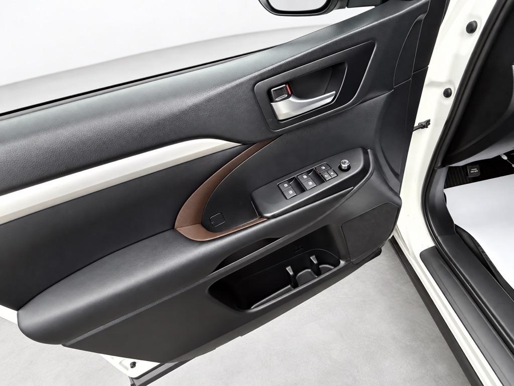 Toyota Highlander XLE 4D SUV AWD 2019