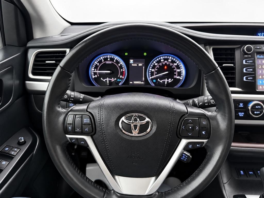 Toyota Highlander XLE 4D SUV AWD 2019