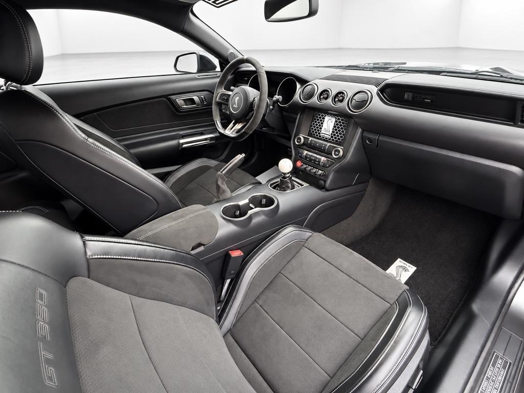 Ford Shelby GT350 Base 2016