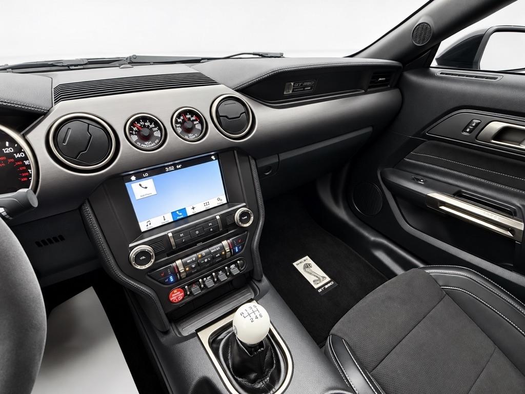 Ford Shelby GT350 Base 2016