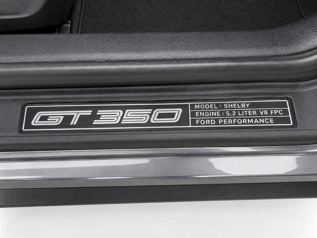 Ford Shelby GT350 Base 2016