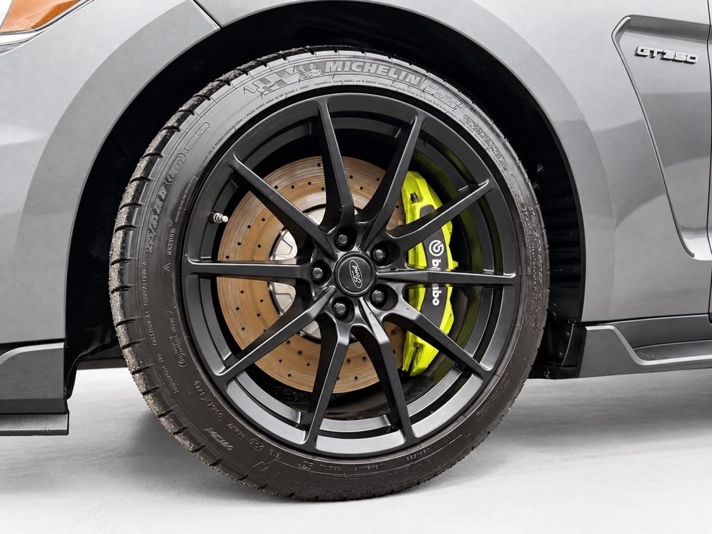 Ford Shelby GT350 Base 2016