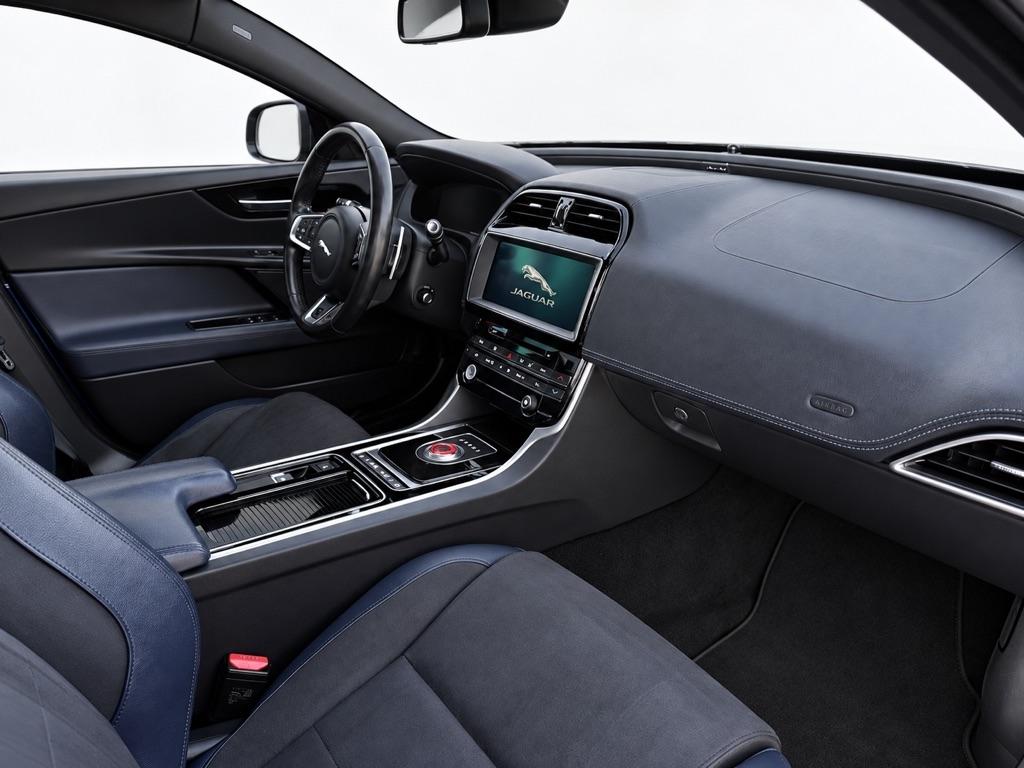 Jaguar XE S AWD 2018