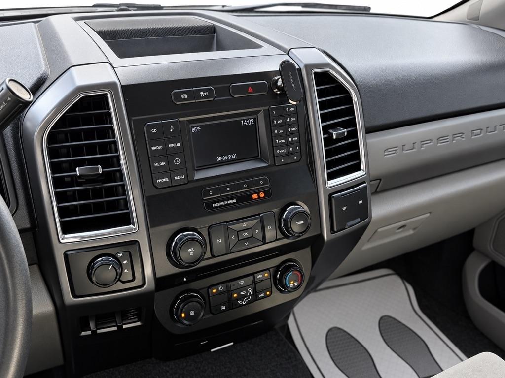 Ford F-250 SD XLT Crew Cab 4WD 2018