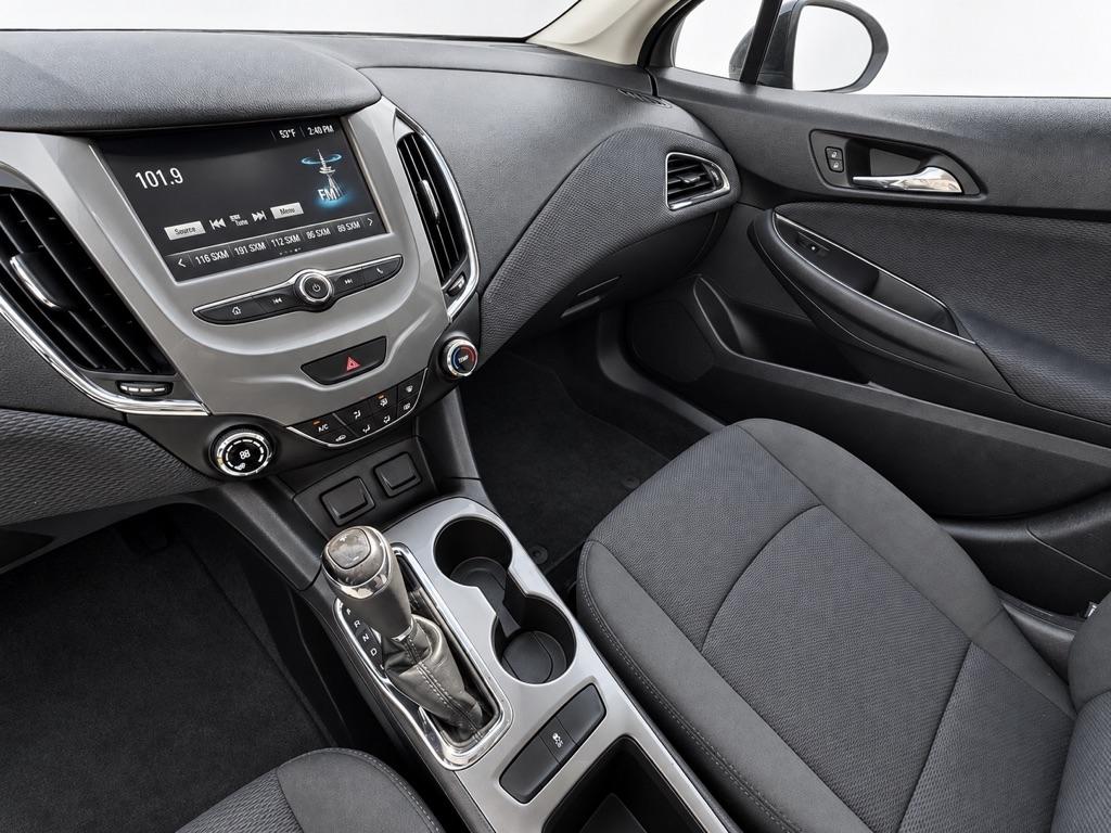 Chevrolet Cruze LT Auto Hatchback 2017
